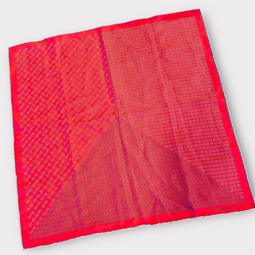 HERMÈS Paris Red Silk Scarf Gavroche 16” Horseshoe Equestrian Print Rolled Edges - Picture 6 of 16